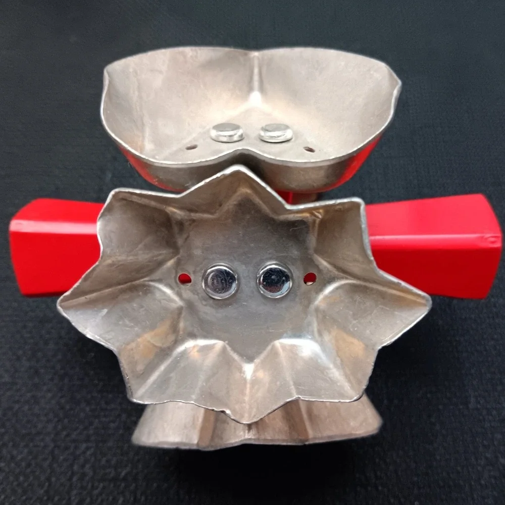 Vintage 5 Shape Wear-Ever No 3355 Aluminum Rotating Cookie Cutter 